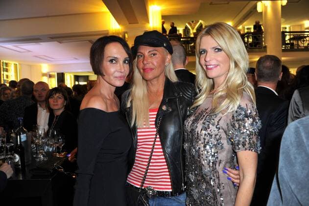 Anouschka Renzi, Natascha Ochsenknecht und Tanja Bülter bei der The One Grand Show Premiere am 06.10.2016 im Friedrichstadt-Palast in Berlin The One Grand Show Premiere in Berlin, 2016 