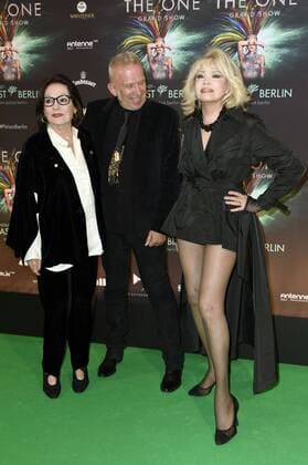 Nana Mouskouri, Jean Paul Gaultier und Amanda Lear bei der Weltpremiere von The One Grand Show im Friedrichstadt-Palast. Berlin, 06.10.2016 Foto:xFredericx xFuturexImage