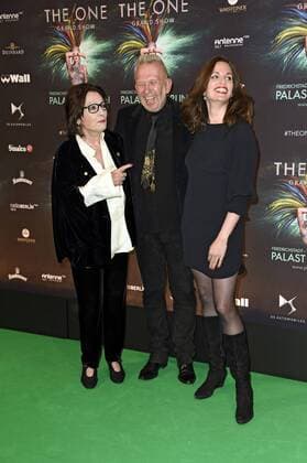 Nana Mouskouri mit ihrer Tochter Helene Petsilas und Jean Paul Gaultier bei der Weltpremiere von The One Grand Show im Friedrichstadt-Palast. Berlin, 06.10.2016 Foto:xFredericx xFuturexImage