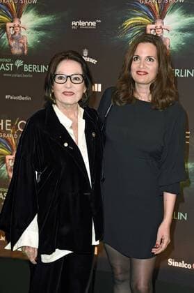 Nana Mouskouri mit ihrer Tochter Helene Petsilas bei der Weltpremiere von The One Grand Show im Friedrichstadt-Palast. Berlin, 06.10.2016 Foto:xFredericx xFuturexImage