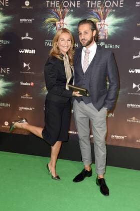 Caroline Beil mit Freund Philipp Sattler bei der Weltpremiere von The One Grand Show im Friedrichstadt-Palast. Berlin, 06.10.2016 Foto:xFredericx xFuturexImage
