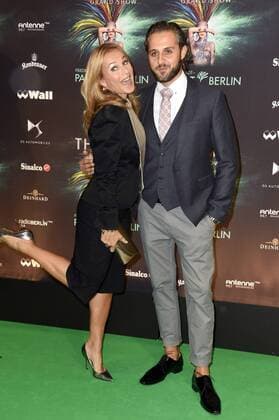 Caroline Beil mit Freund Philipp Sattler bei der Weltpremiere von The One Grand Show im Friedrichstadt-Palast. Berlin, 06.10.2016 Foto:xFredericx xFuturexImage