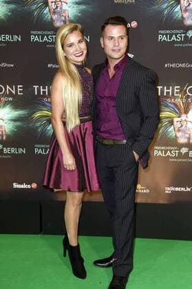 Rocco Stark mit Begleitung bei der Weltpremiere von The One Grand Show im Friedrichstadt-Palast. Berlin, 06.10.2016 Foto:xFredericx xFuturexImage