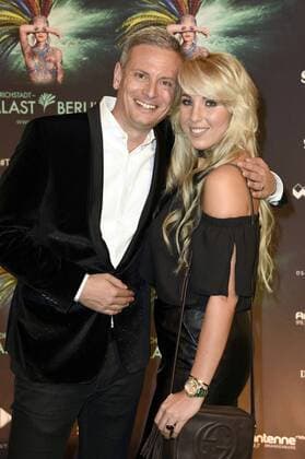 Annemarie Eilfeld mit Begleitung bei der Weltpremiere von The One Grand Show im Friedrichstadt-Palast. Berlin, 06.10.2016 Foto:xFredericx xFuturexImage