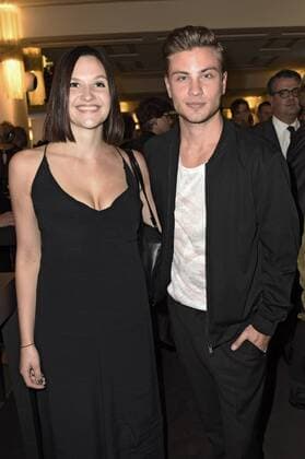Jannik Schümann mit Begleitung bei der Weltpremiere von The One Grand Show im Friedrichstadt-Palast. Berlin, 06.10.2016 Foto:xFredericx xFuturexImage