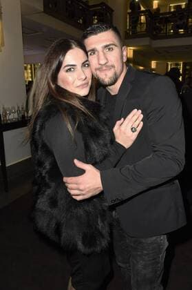 Marco Huck mit Ehefrau Amina bei der Weltpremiere von The One Grand Show im Friedrichstadt-Palast. Berlin, 06.10.2016 Foto:xFredericx xFuturexImage