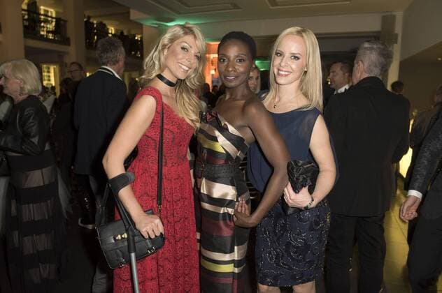 Annika Gassner, Nikeata Thompson und Isabel Edvardsson bei der Weltpremiere von The One Grand Show im Friedrichstadt-Palast. Berlin, 06.10.2016 Foto:xFredericx xFuturexImage
