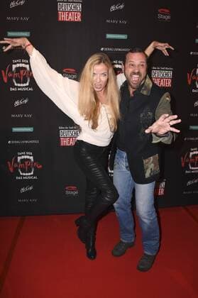 Michel Guillaume mit Gattin Georgia bei der Premiere des Musicals Tanz der Vampire im Deutschen Theater. München, 06.10.2016 Foto:xP.xSchönbergerx xFuturexImage