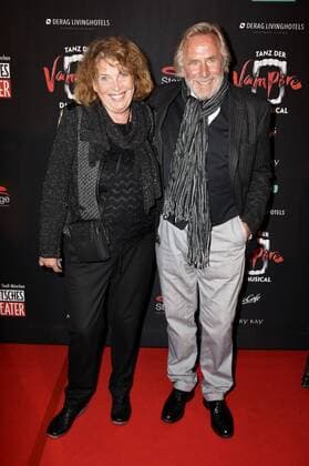 Hermann Giefer mit Gattin Sofia bei der Premiere des Musicals Tanz der Vampire im Deutschen Theater. München, 06.10.2016 Foto:xP.xSchönbergerx xFuturexImage