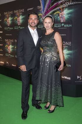 Bülent Sharif mit Freundin Emi Oezusek bei der Weltpremiere von The One Grand Show im Friedrichstadt-Palast. Berlin, 06.10.2016 Foto:xK.xWernerx xFuturexImage