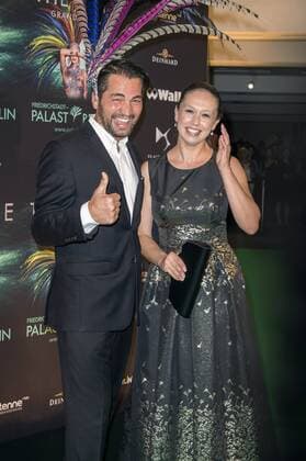 Bülent Sharif mit Freundin Emi Oezusek bei der Weltpremiere von The One Grand Show im Friedrichstadt-Palast. Berlin, 06.10.2016 Foto:xK.xWernerx xFuturexImage