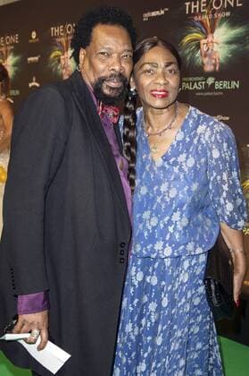 Marcus James und Marcia Barrett bei der Weltpremiere von The One Grand Show im Friedrichstadt-Palast. Berlin, 06.10.2016 Foto:xK.xWernerx xFuturexImage