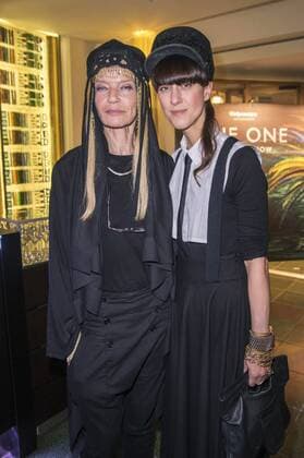 Veruschka Gräfin von Lehndorff und Esther Perbandt bei der Weltpremiere von The One Grand Show im Friedrichstadt-Palast. Berlin, 06.10.2016 Foto:xK.xWernerx xFuturexImage