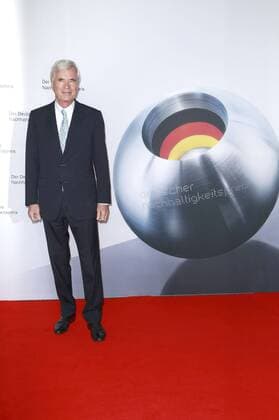 Michael Otto beim festlichen Lunch zur Verleihung des Ehrenpreises 2016 des Deutschen Nachhaltigkeitspreises an Ban Ki-moon im Emporio Tower. Hamburg, 07.10.2016 Foto:xgbrcix xFuturexImage