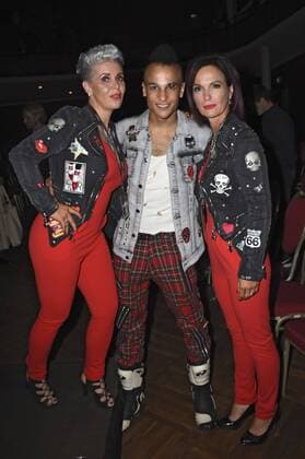 Prince Damien mit Designerinnen von LLVIP bei der 6. Secret Fashion Show in der Alten Kongresshalle. München, 07.10.2016 Foto:xP.xSchönbergerx xFuturexImage