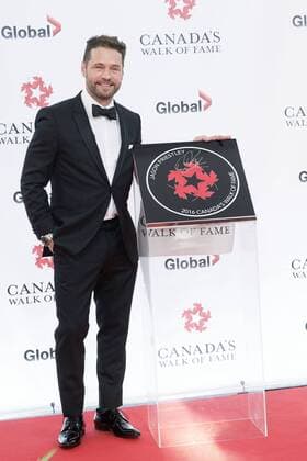 Jason Priestley bei der Ehrung mit einem Stern auf Canadas Walk of Fame am 6.10.2016 in Toronto 2016 Canada s Walk Of Fame in Toronto 