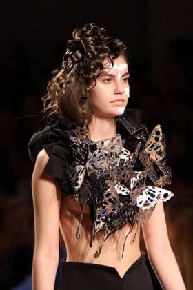 Moda Lisboa - Valentim Quaresma Modenschau October 8, 2016 - Lisbon, Portugal - A model presents a creation from the Portuguese fashion designer Valentim Quaresma Spring Summer 2017 collection during the Lisbon Fashion Week on October 8, 2016 in Lisbon, Portugal. Lisbon Portugal  - ZUMAn230