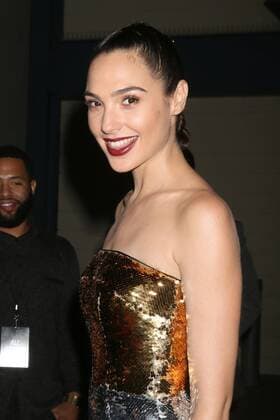 LOS ANGELES - OCT 8: Gal Gadot at the Keeping Up with the Joneses Red Carpet Event at the Twentieth Century Fox on October 8, 2016 in Los Angeles, CA  Copyright: xKathyxHutchinsx