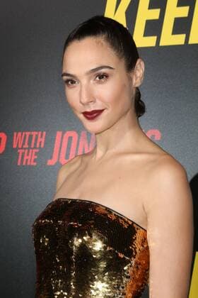 LOS ANGELES - OCT 8: Gal Gadot at the Keeping Up with the Joneses Red Carpet Event at the Twentieth Century Fox on October 8, 2016 in Los Angeles, CA  Copyright: xKathyxHutchinsx