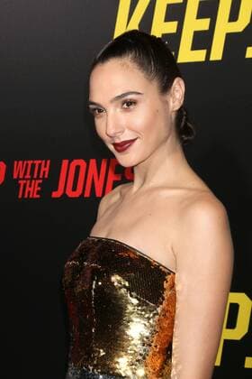 LOS ANGELES - OCT 8: Gal Gadot at the Keeping Up with the Joneses Red Carpet Event at the Twentieth Century Fox on October 8, 2016 in Los Angeles, CA  Copyright: xKathyxHutchinsx