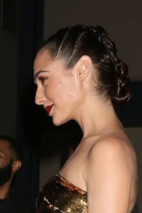 LOS ANGELES - OCT 8: Gal Gadot at the Keeping Up with the Joneses Red Carpet Event at the Twentieth Century Fox on October 8, 2016 in Los Angeles, CA  Copyright: xKathyxHutchinsx