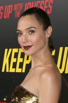 LOS ANGELES - OCT 8: Gal Gadot at the Keeping Up with the Joneses Red Carpet Event at the Twentieth Century Fox on October 8, 2016 in Los Angeles, CA  Copyright: xKathyxHutchinsx