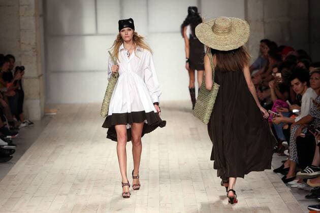 October 9, 2016 - Lisbon, Portugal - A model presents a creation from the Portuguese fashion designer Filipe Faisca Spring Summer 2017 collection during the Lisbon Fashion Week on October 9, 2016 in Lisbon, Portugal. Lisbon Portugal  - ZUMAn230