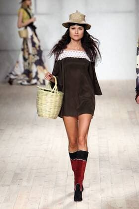 October 9, 2016 - Lisbon, Portugal - A model presents a creation from the Portuguese fashion designer Filipe Faisca Spring Summer 2017 collection during the Lisbon Fashion Week on October 9, 2016 in Lisbon, Portugal. Lisbon Portugal  - ZUMAn230