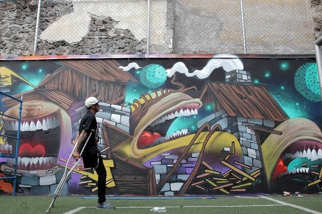 View of a graffiti in a street in Mexico City, Mexico, on 9 October 2016, in the frame of the International Festival of Graffiti 2016, a event organized by collective of urban artists, in which walls of Mexico City, Guadalajara and Monterrey will be painted by local and international artists. EFE Alex Cruz. International Festival of Graffiti 2016 !ACHTUNG: NUR REDAKTIONELLE NUTZUNG!  MEX01 20161009-636116541243130223
