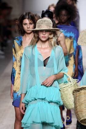 October 9, 2016 - Lisbon, Portugal - A model presents a creation from the Portuguese fashion designer Filipe Faisca Spring Summer 2017 collection during the Lisbon Fashion Week on October 9, 2016 in Lisbon, Portugal. Photo: Lisbon Portugal - ZUMAf123