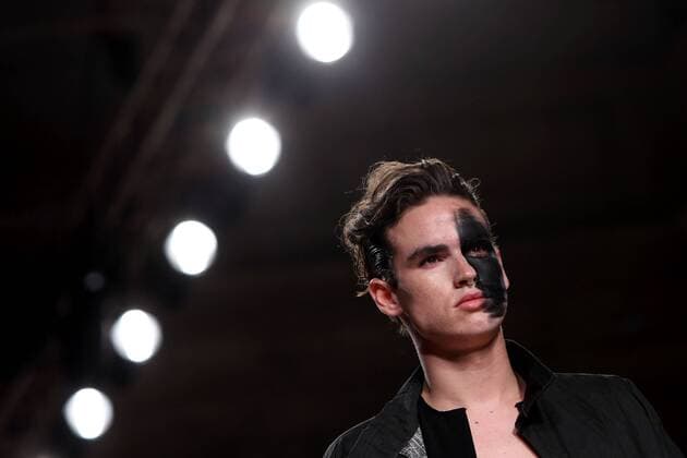 October 9, 2016 - Lisbon, Portugal - A model presents a creation from the fashion designer Lidija Kolovrat Spring Summer 2017 collection during the Lisbon Fashion Week on October 9, 2016 in Lisbon, Portugal. Photo: Lisbon Portugal - ZUMAf123