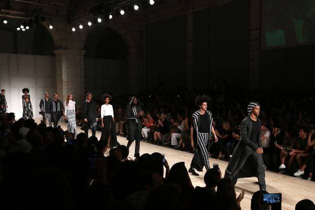 October 9, 2016 - Lisbon, Portugal - A model presents a creation from the Angolan fashion designer Nadir Tati Spring Summer 2017 collection during the Lisbon Fashion Week on October 9, 2016 in Lisbon, Portugal. Photo: Lisbon Portugal - ZUMAf123