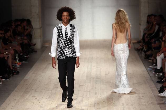 October 9, 2016 - Lisbon, Portugal - A model presents a creation from the Angolan fashion designer Nadir Tati Spring Summer 2017 collection during the Lisbon Fashion Week on October 9, 2016 in Lisbon, Portugal. Photo: Lisbon Portugal - ZUMAf123