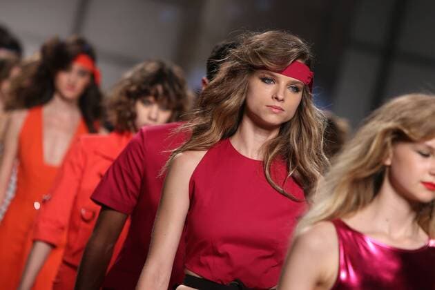 October 9, 2016 - Lisbon, Portugal - A model presents a creation from the Portuguese fashion designer Luis Carvalho Spring Summer 2017 collection during the Lisbon Fashion Week on October 9, 2016 in Lisbon, Portugal. Photo: Lisbon Portugal - ZUMAf123