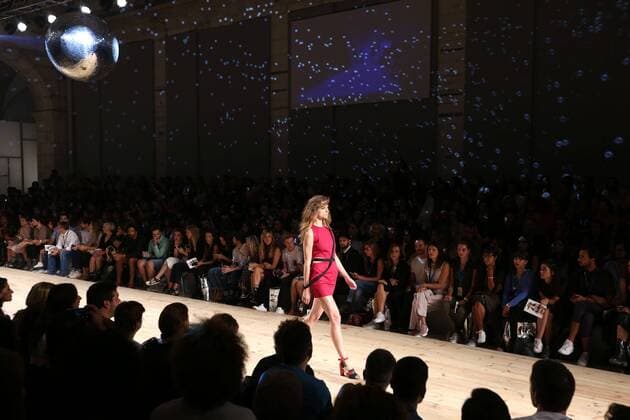 October 9, 2016 - Lisbon, Portugal - A model presents a creation from the Portuguese fashion designer Luis Carvalho Spring Summer 2017 collection during the Lisbon Fashion Week on October 9, 2016 in Lisbon, Portugal. Photo: Lisbon Portugal - ZUMAf123