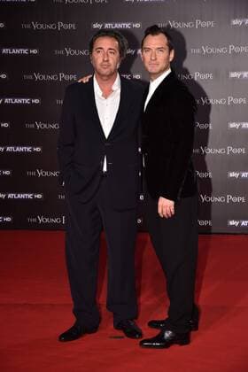 Premiere der TV-Serie The Young Pope in Rom - Rome, The Space Cinema Moderno - Preview of the Film The Young Pope, In the picture: Paolo Sorrentino Jude Law  Copyright: xVincenzoxLandix