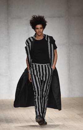 (161010) -- LISBON, Oct. 09, 2016 -- A model presents a creation by designer Nadir Tati as part of his 2017 Spring Summer collection show during Lisbon Fashion Week, Portugal, October 9, 2016. ) (wtc) PORTUGAL-LISBON-FASHION ZhangxLiyun 