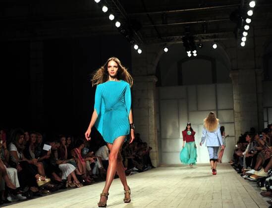 (161010) -- LISBON, Oct. 09, 2016 -- Models present creations by designer Filipe Faisca as part of his 2017 Spring Summer collection show during Lisbon Fashion Week, Portugal, October 9, 2016. ) (wtc) PORTUGAL-LISBON-FASHION ZhangxLiyun 