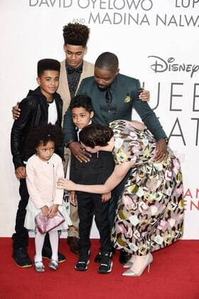 David Oyelowo und Jessica Oyelowo mit Familie bei der Premiere von Queen of Katwe auf dem 60. BFI London Film Festival im Odeon Leicester Square. London, 09.10.2016 David Oyelowo und Jessica Oyelowo mit Familie  Foto:xS.xVasx xFuturexImage