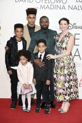 David Oyelowo und Jessica Oyelowo mit Familie bei der Premiere von Queen of Katwe auf dem 60. BFI London Film Festival im Odeon Leicester Square. London, 09.10.2016 David Oyelowo und Jessica Oyelowo mit Familie  Foto:xS.xVasx xFuturexImage