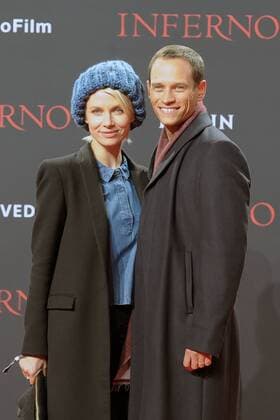 Deutschlandpremiere INFERNO Vinzenz Kiefer mit Freundin Masha Tokareva Ankunft zur Deutschlandpremiere INFERNO im Cinestar Sony Center in Berlin am 10.10.2016