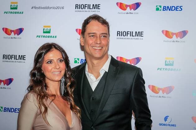 Pequeno Segredo - Little Secret: Filmpremiere in Rio de Janeiro RIO DE JANEIRO, RJ - 10.10.2016: TAPETE VERMELHO DO FILME PEQUENO SEGREDO - Marcello Antony and his wife Carolinie Holinger during the Little Movie Red Carpet Secret, David Schurmann in Rio festival. Film directed by Brazil to compete for a position in the Foreign Language Oscar. The film is based on the true story of Kat Schurmann - which also inspired the eponymous best-selling Heloisa Schurmann. x1213329x  AndréxHorta