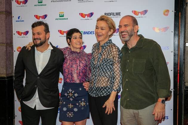 Pequeno Segredo - Little Secret: Filmpremiere in Rio de Janeiro RIO DE JANEIRO, RJ - 10.10.2016: TAPETE VERMELHO DO FILME PEQUENO SEGREDO - David Schurmann - Director, Maria Flor, Julia Lemmertz and Marcos Bernstein. - Writer for Little Movie Red Carpet Secret, David Schurmann in Rio Festival Film directed by Brazil to compete for a position in the Foreign Language Oscar. The film is based on the true story of Kat Schurmann - which also inspired the eponymous best-selling Heloisa Schurmann. x1213339x  AndréxHorta