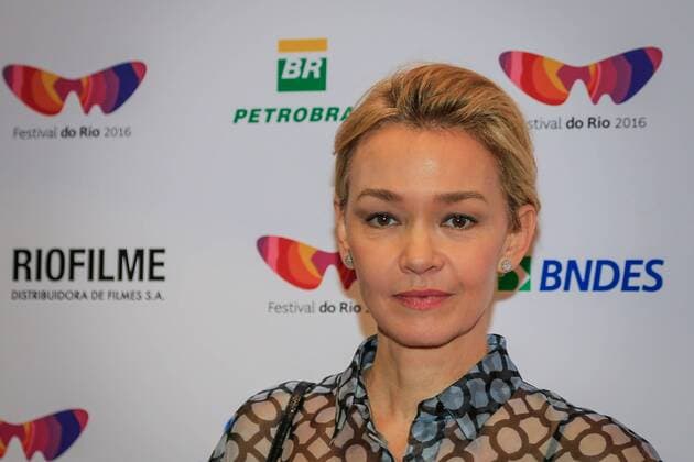 Pequeno Segredo - Little Secret: Filmpremiere in Rio de Janeiro RIO DE JANEIRO, RJ - 10.10.2016: TAPETE VERMELHO DO FILME PEQUENO SEGREDO - Julia Lemmertz during the Little Movie Red Carpet Secret, David Schurmann in Rio festival. Film directed by Brazil to compete for a position in the Foreign Language Oscar. The film is based on the true story of Kat Schurmann - which also inspired the eponymous best-selling Heloisa Schurmann. x1213342x  AndréxHorta