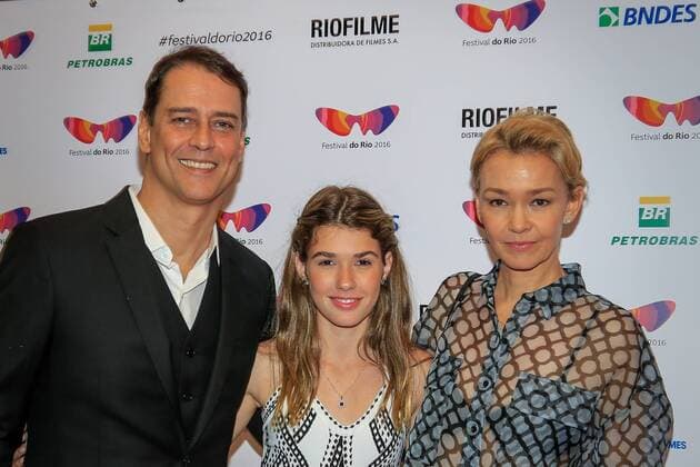 Pequeno Segredo - Little Secret: Filmpremiere in Rio de Janeiro RIO DE JANEIRO, RJ - 10.10.2016: TAPETE VERMELHO DO FILME PEQUENO SEGREDO - Marcello Antony, Mariana Goulart and Julia Lemmertz during the Little Movie Red Carpet Secret, David Schurmann in Rio festival. Film directed by Brazil to compete for a position in the Foreign Language Oscar. The film is based on the true story of Kat Schurmann - which also inspired the eponymous best-selling Heloisa Schurmann. x1213349x  AndréxHorta