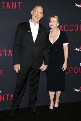 J. K. Simmons und seine Ehefrau Michelle Schumacher bei der The Accountant Film Premiere am 10.10.2016 in Hollywood, Los Angeles The Accountant Kino Premiere in Hollywood, Los Angeles, 2016 