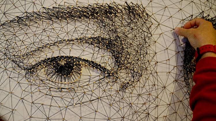 Bilder des Tages Wladimir Putin Konterfei aus Nadel und Faden in St. Petersburg Russia, Saint Petersburg. Nail and string art portrait of Russian President Vladimir Putin by Kyrgyz artist Azamat Dzhanaliev. PhotoagencyxInterpress 