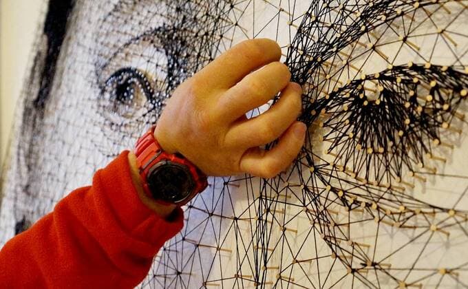 Wladimir Putin Konterfei aus Nadel und Faden in St. Petersburg Russia, Saint Petersburg. Nail and string art portrait of Russian President Vladimir Putin by Kyrgyz artist Azamat Dzhanaliev. PhotoagencyxInterpress 