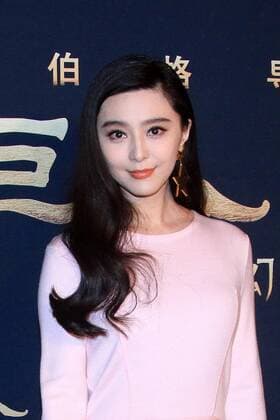 BEIJING, CHINA - OCTOBER 10: Actress Fan Bingbing attends premiere of American director Steven Allan Spielberg s film Big Friendly Giant on October 10, 2016 in Beijing, China.  CFP493630452