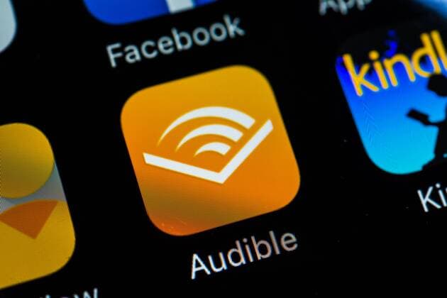 App-Icons auf Smartphone-Display App-Icons, Anzeige auf einem Bildschirm vom Handy, Audible, Hörbücher, iOS, Makroaufnahme, Detail, formatfüllend Copyright: imageBROKER/ValentinxWolf iblvfw04410097.jpg